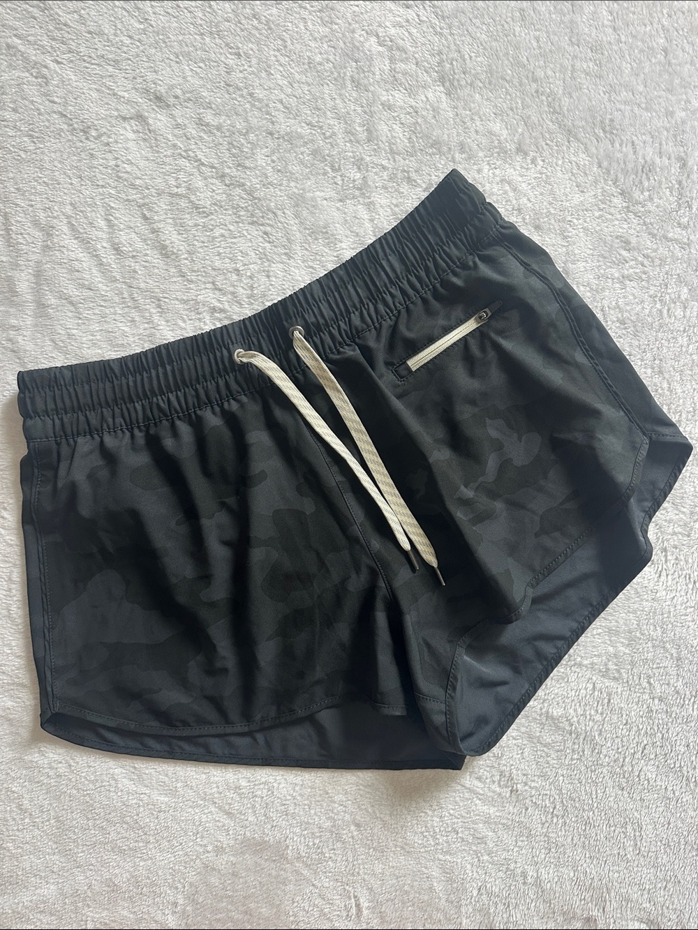 Vuori Clementine Camo Lined Running Shorts Athletic Yoga Gym Women M Workout